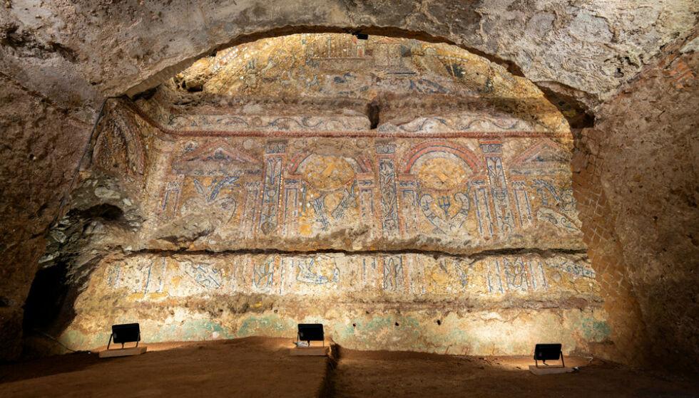 2,300-Year-Old Mosaic Wall Unearthed in Roman Villa Near the Roman Forum