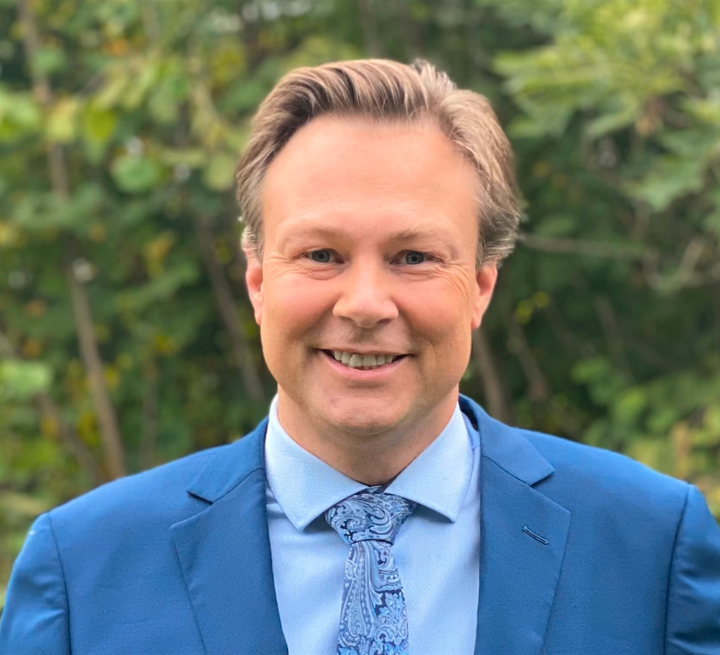 Høyre-politiker med uttalelser om transpersoner etter Kirk-drapet