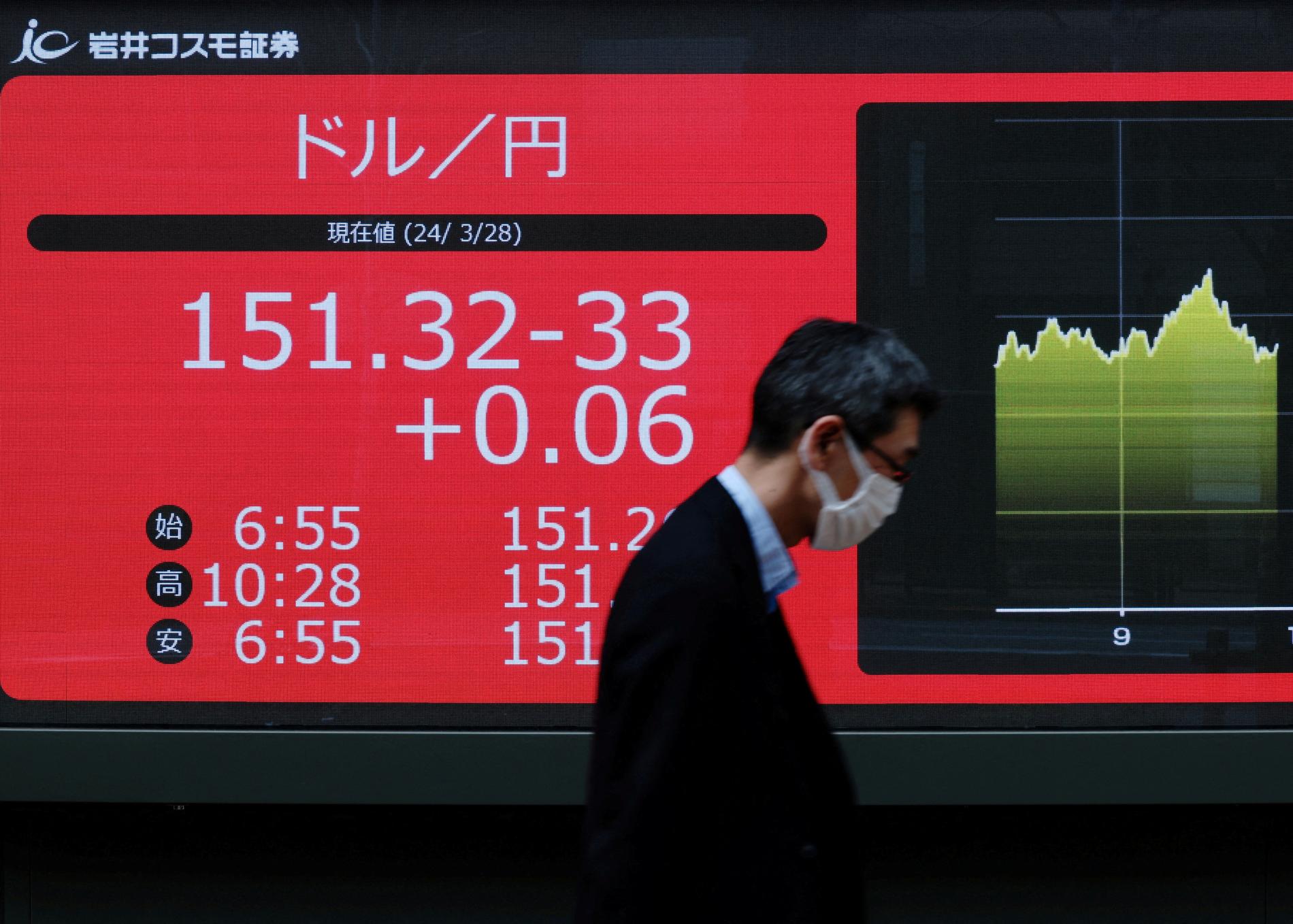 Japan vurderer grep etter yen-fall: – Utelukker ingen alternativer