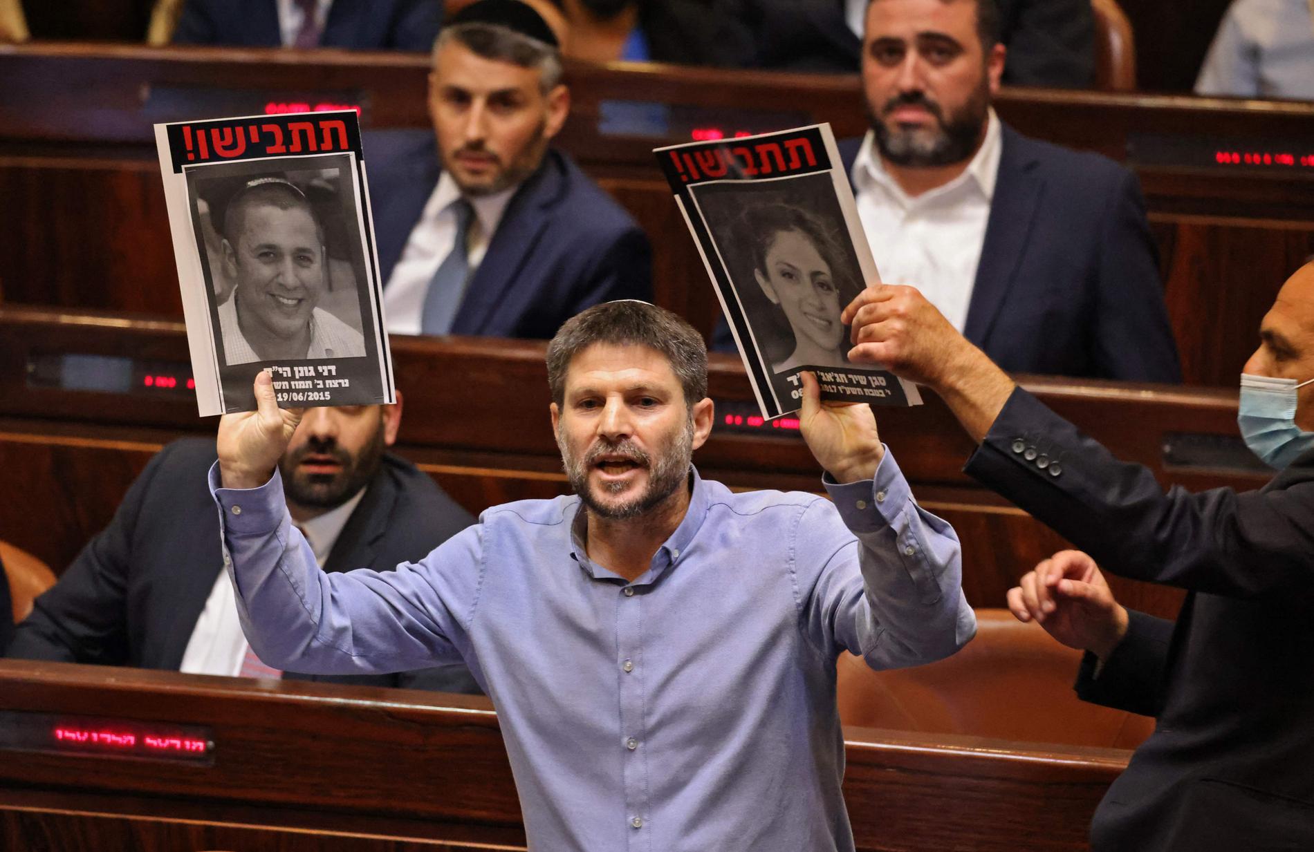 Bezalel Smotrich, qui durante il voto alla Knesset nel 2021. 