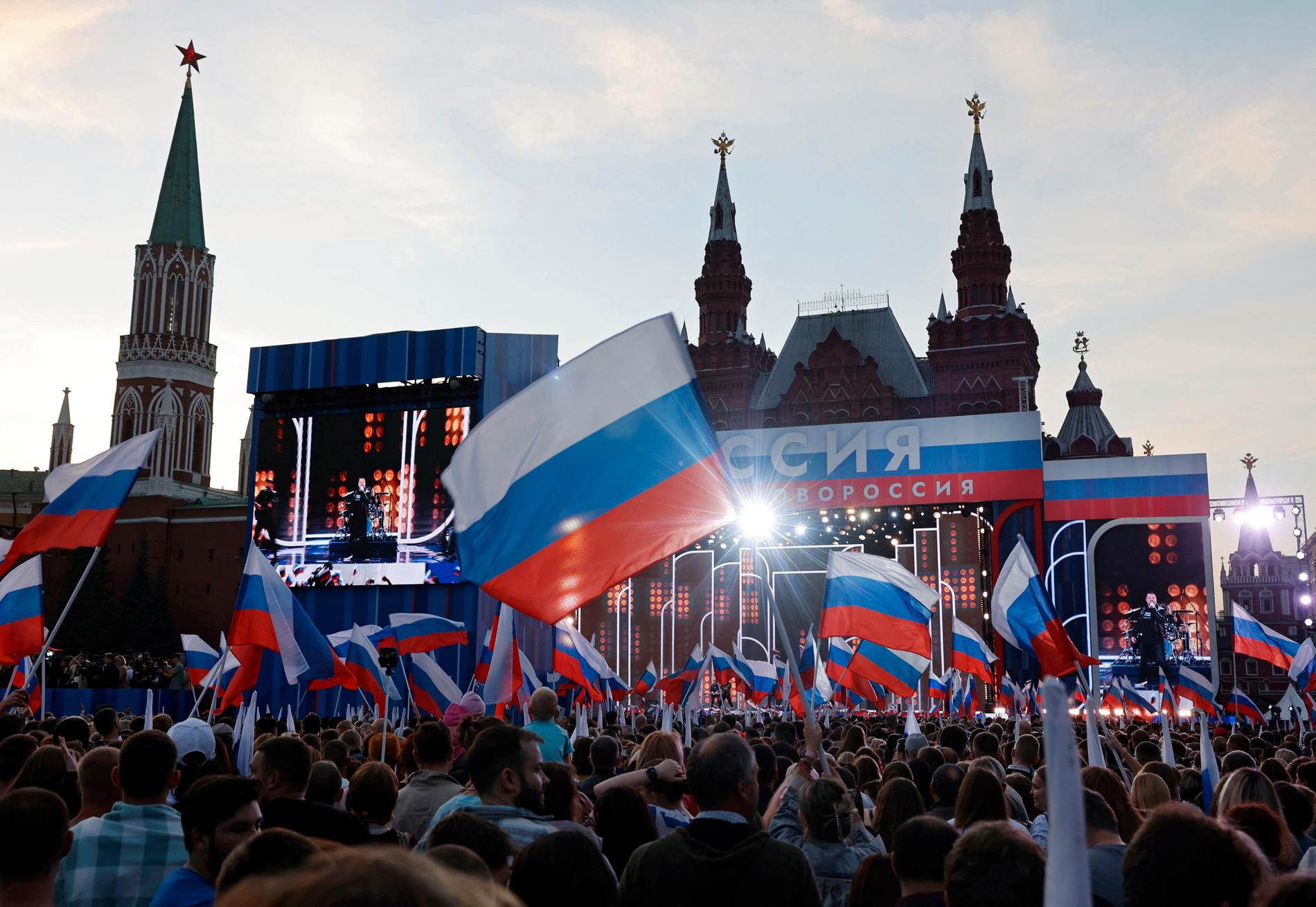 Tusenvis av russere samlet på Den røde plass