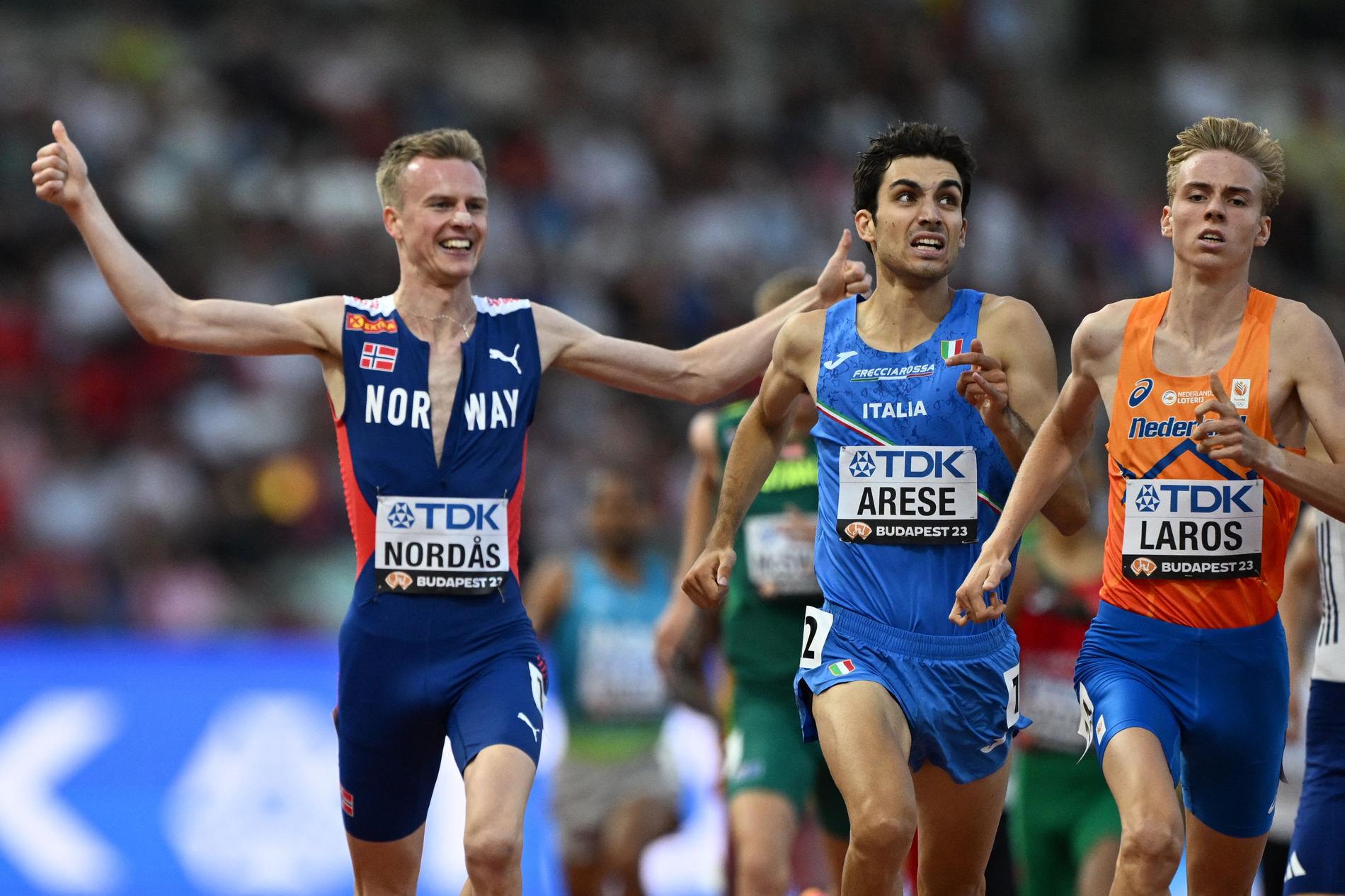 Narvi Gilgi Nordas, Pietro Aris and Niels Laros during their 1500m WC attempt. 