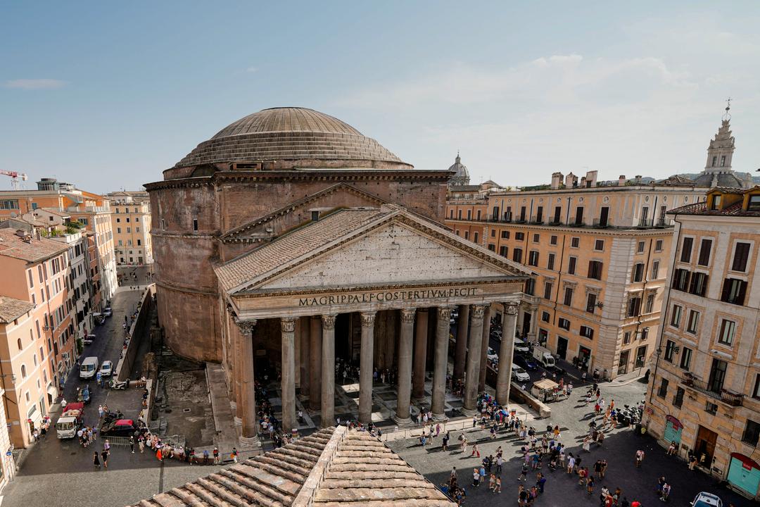 Japansk turist falt i døden fra Pantheon i Roma