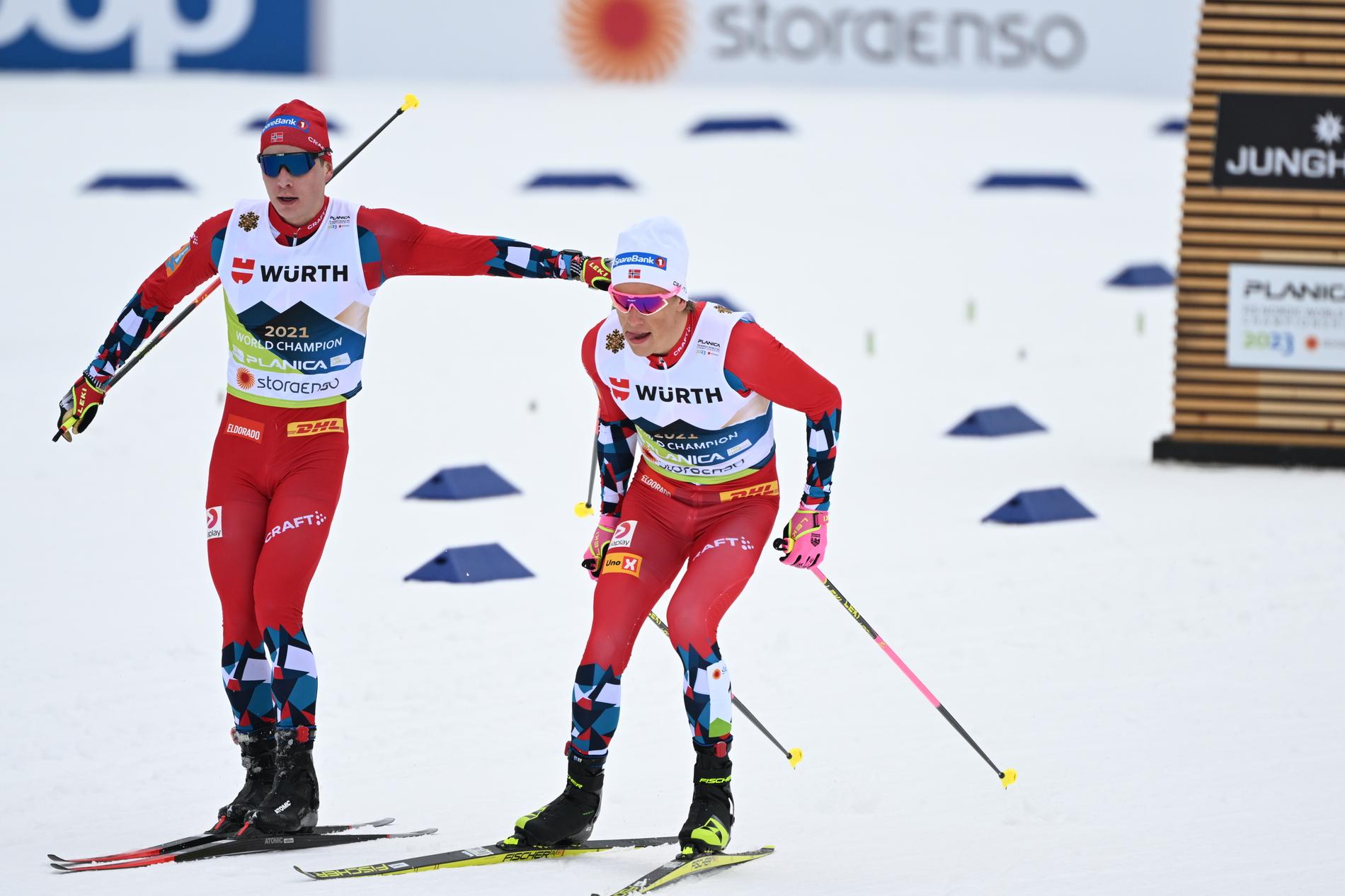Prima della pausa: Simen Hegestad-Kruger e Johannes Hosflot Klaebo durante la staffetta di Coppa del Mondo vinta dalla Norvegia a Planica lo scorso inverno.  Da allora Clabo ha lasciato la nazionale. 
