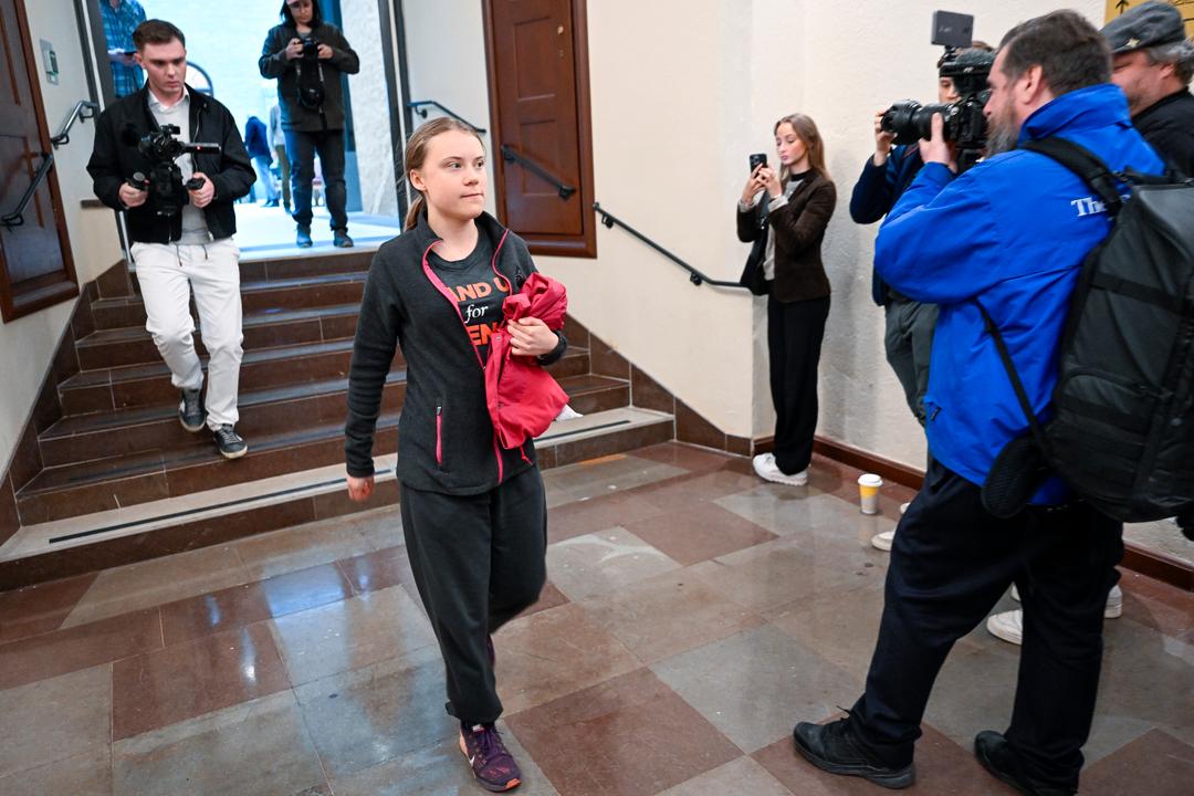 Greta Thunberg bøtelagt etter klimaaksjon
