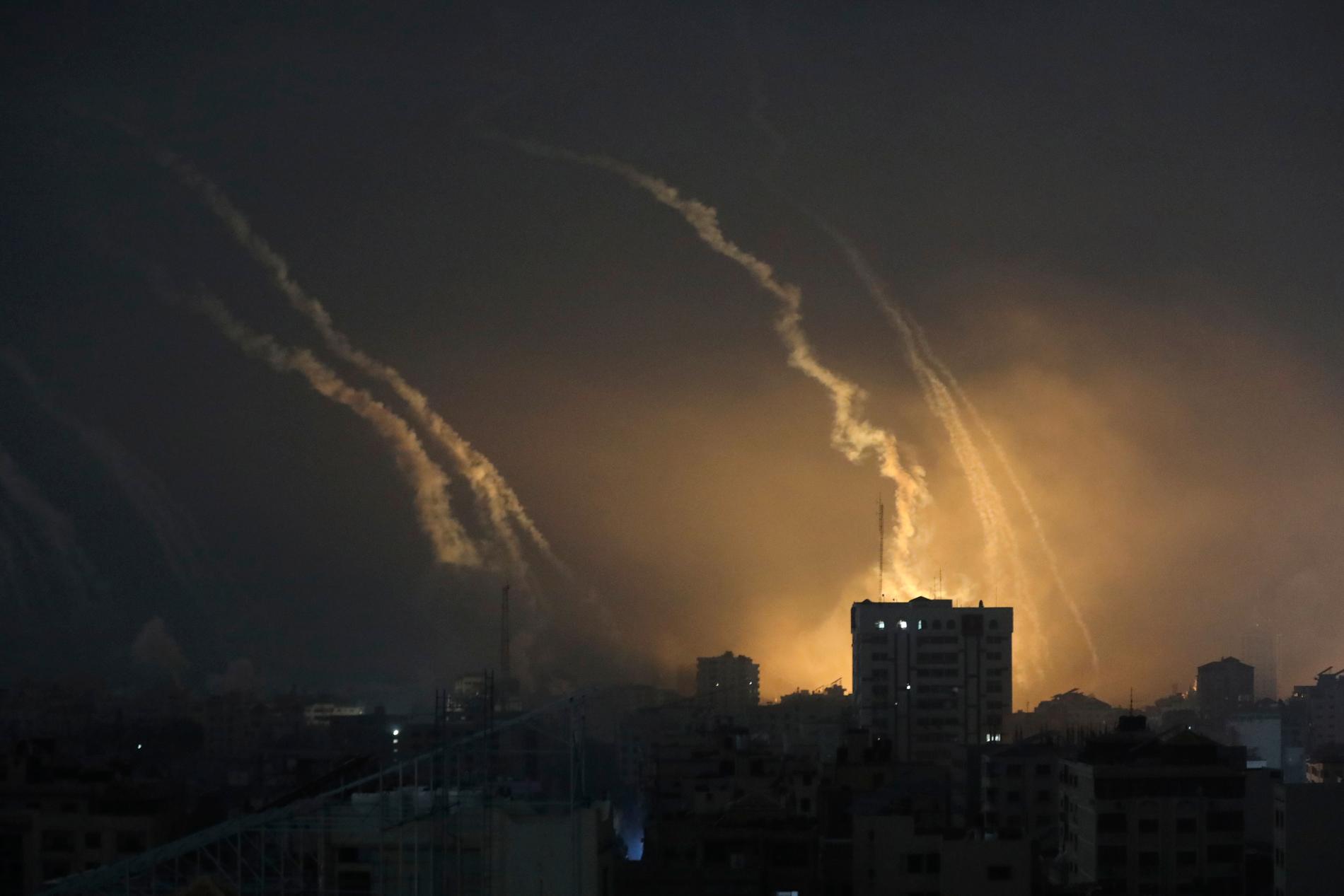 Reports of violent attacks on the Gaza Strip: – Loss of contact with the outside world