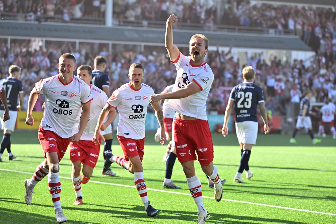 Full fotballfest i Fredrikstad: Herjet med Strømsgodset