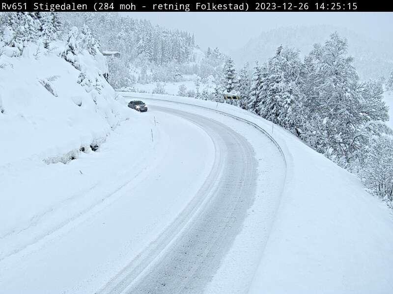 Winter Fair: At 2.25 pm it was like this on national highway 651 Stikedalen in Nordfjordeid.