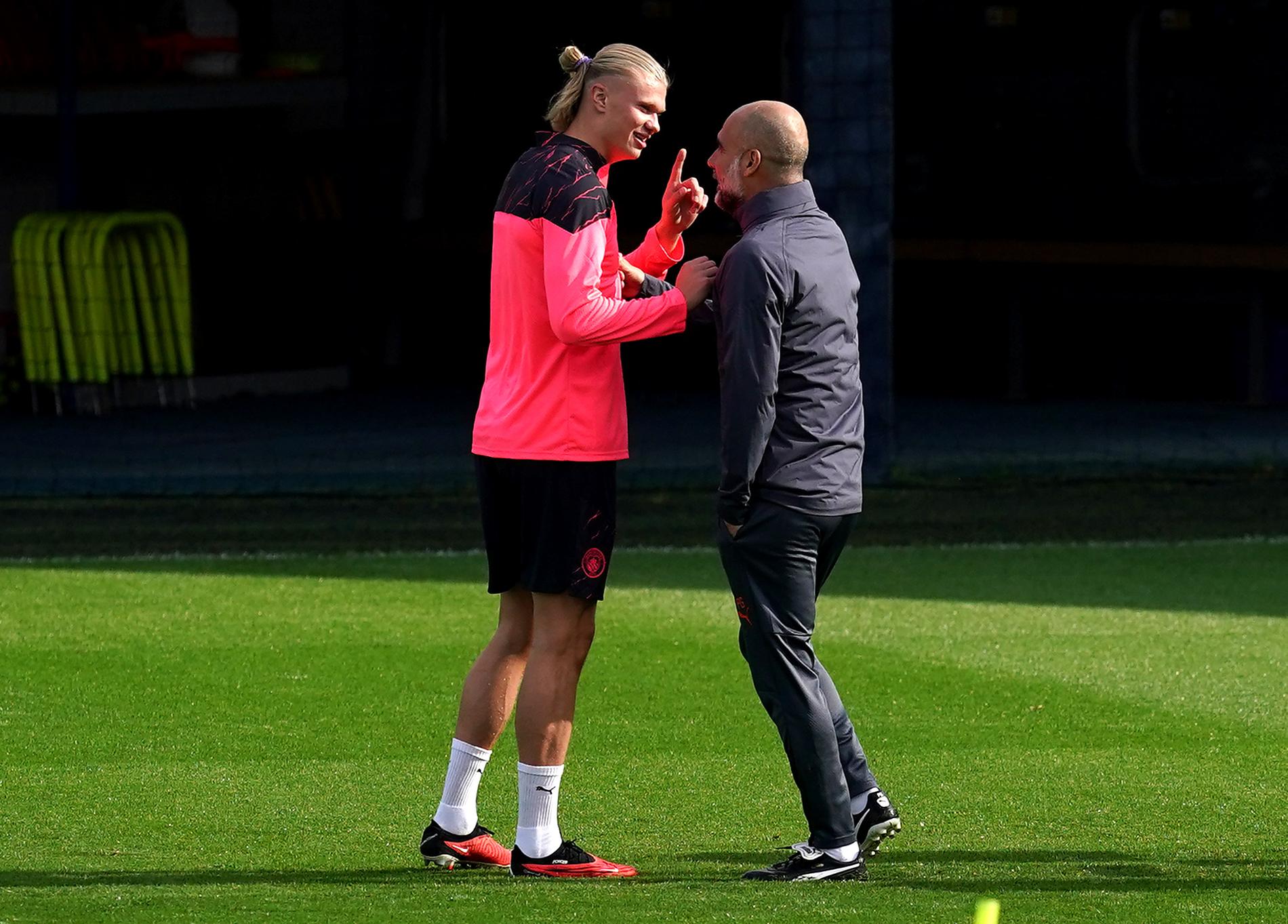 BUON TONO: Tra Erling Braut Haaland e l'allenatore Pep Guardiola in un allenamento all'inizio di questa settimana.