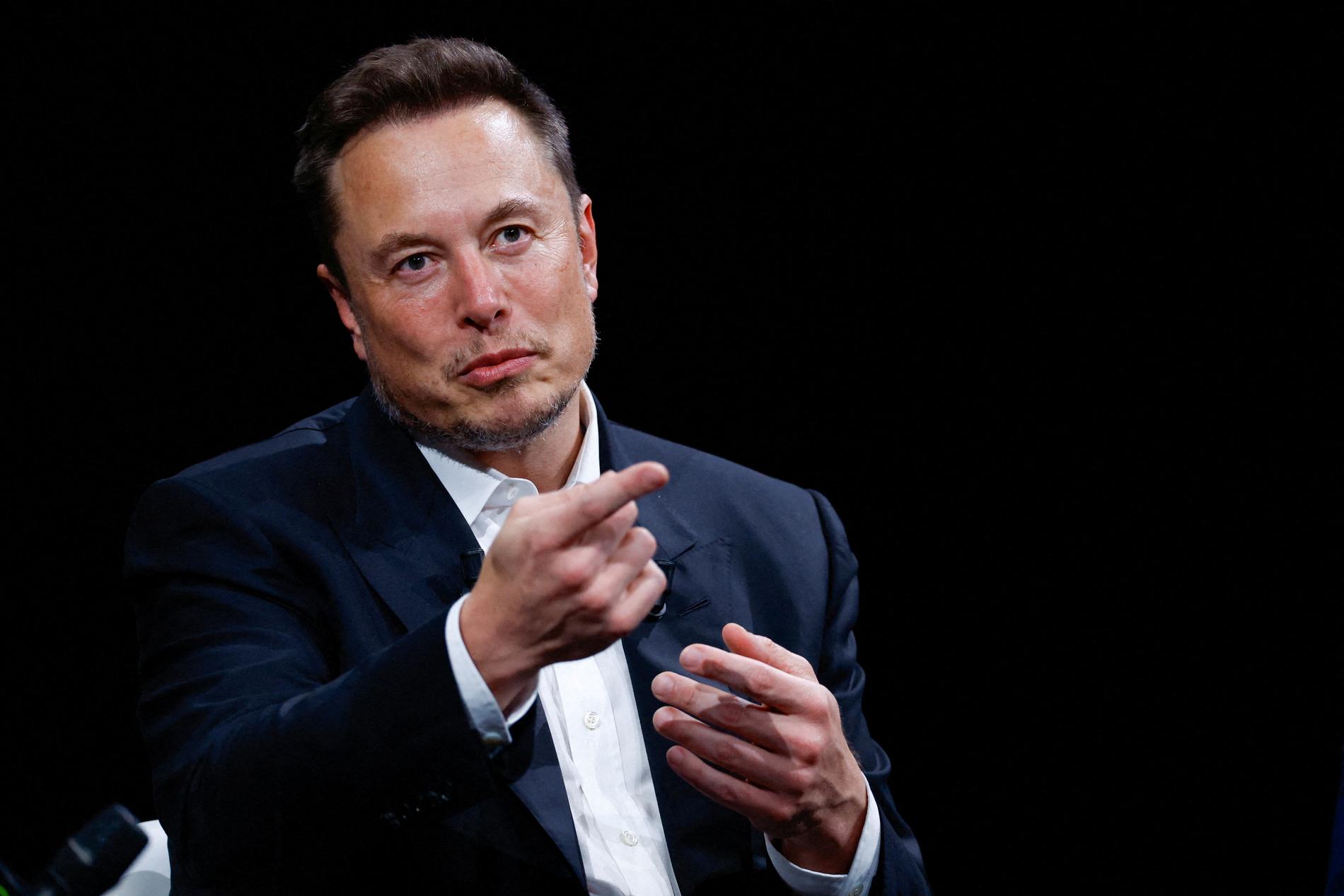 Tesla-aksjen har falt tungt i 2024. Toppsjef og storaksjonær Elon Musk er nå «kun» verdens fjerde rikeste etter aksjeraset.