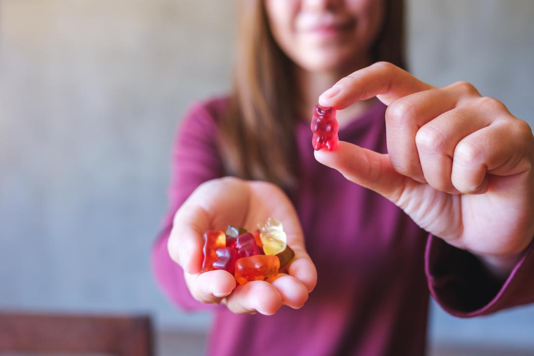 Danske kostholdsråd: Maks fem håndfuller snacks i uken