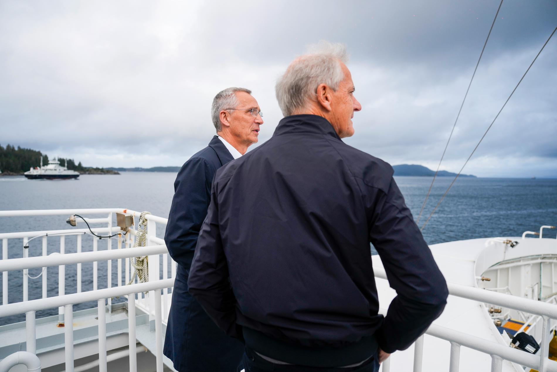 Norge er rødt, kysten er blå