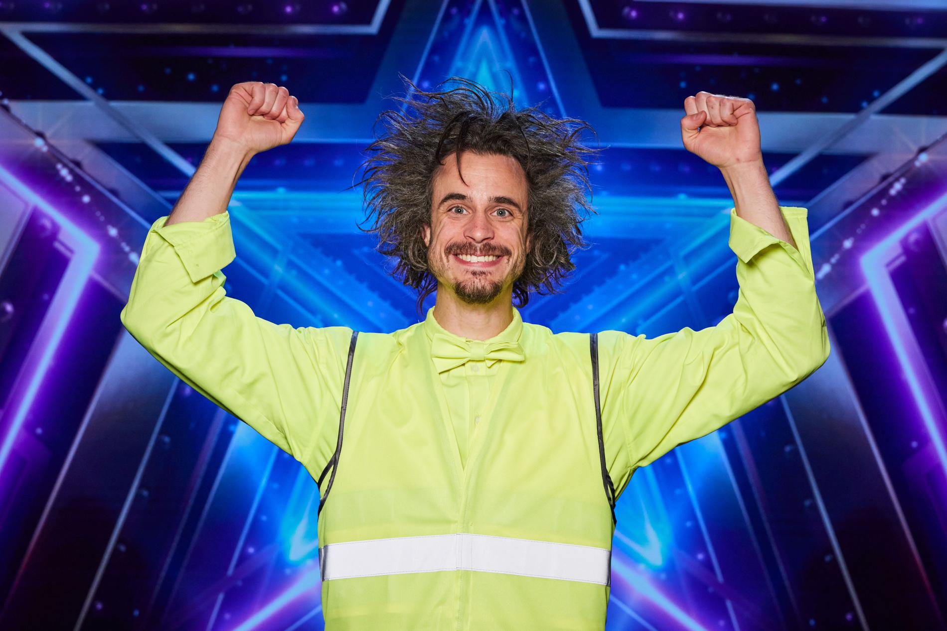 The second place in the betting is Viggo Finn, who reached the finals of the British “Got Talent” program