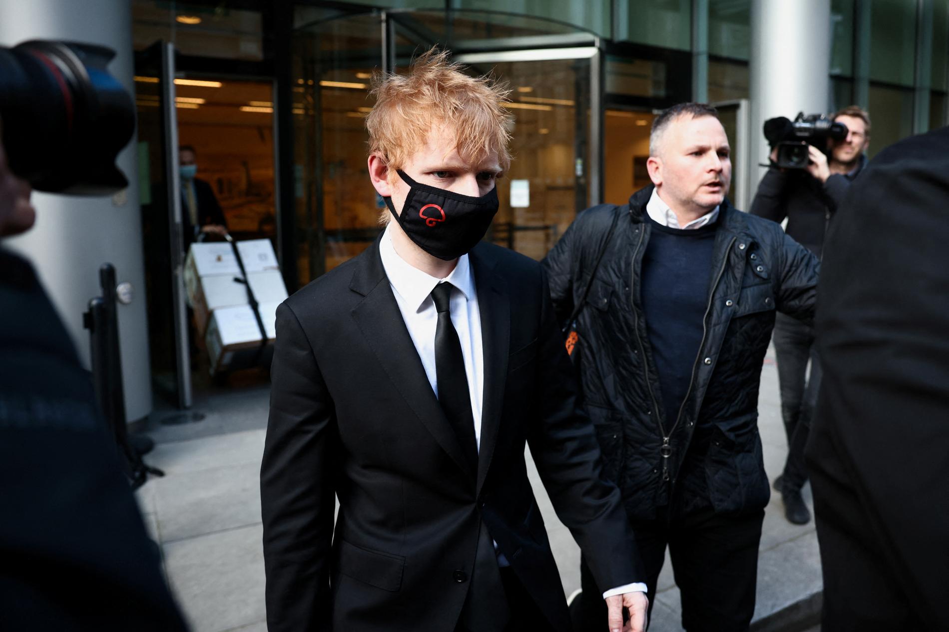 Ed Sheeran ha cantato in tribunale – nega la sua convinzione – VG