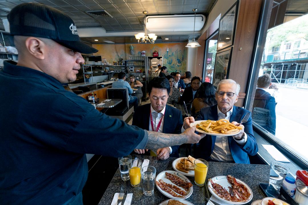 Her flesker Støre til på diner: – Trump er veldig uvanlig