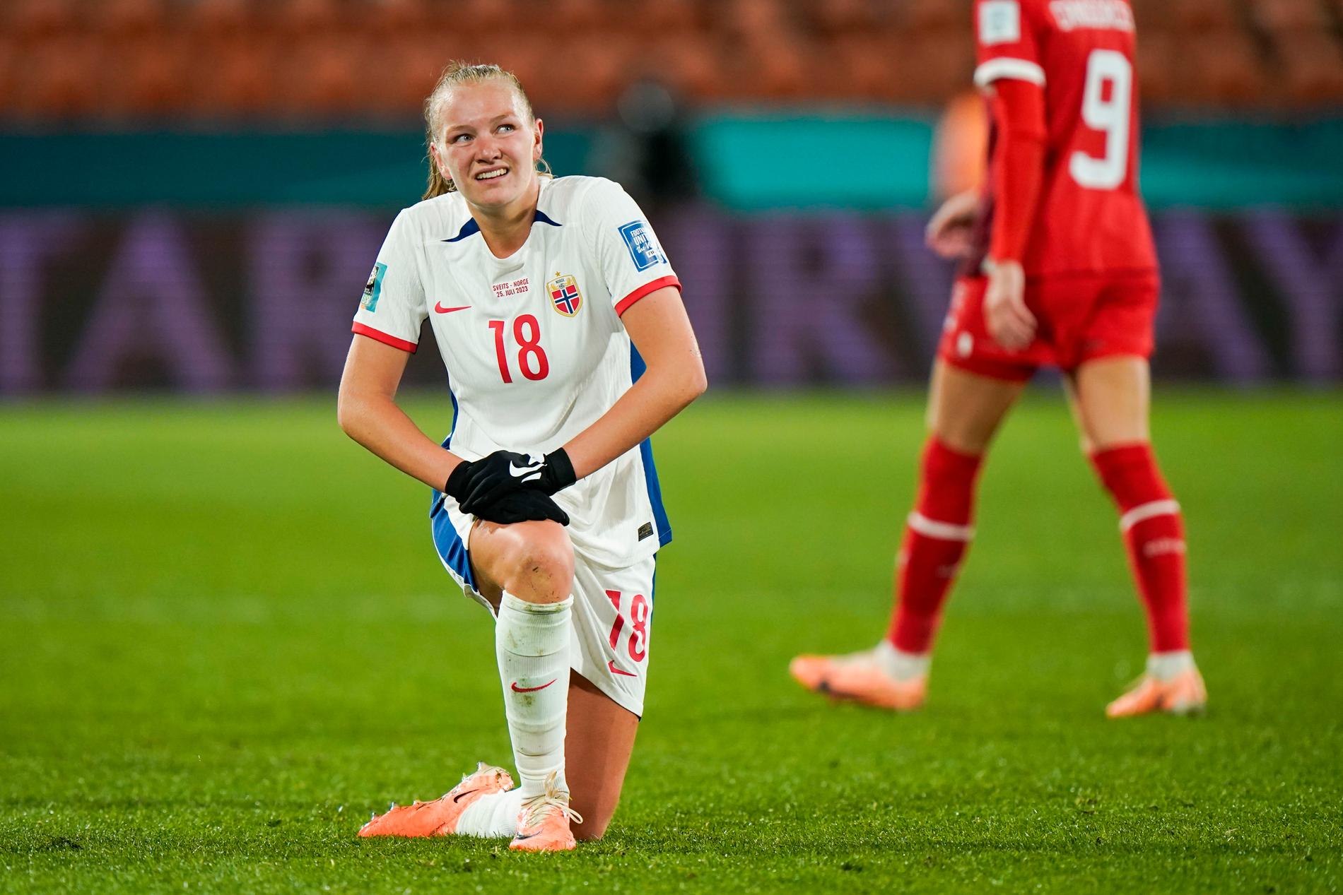 The bathroom was an easy ride: for Frida Mannum and the rest of the Norwegian women's national team.  Here during the group stage match against Switzerland.