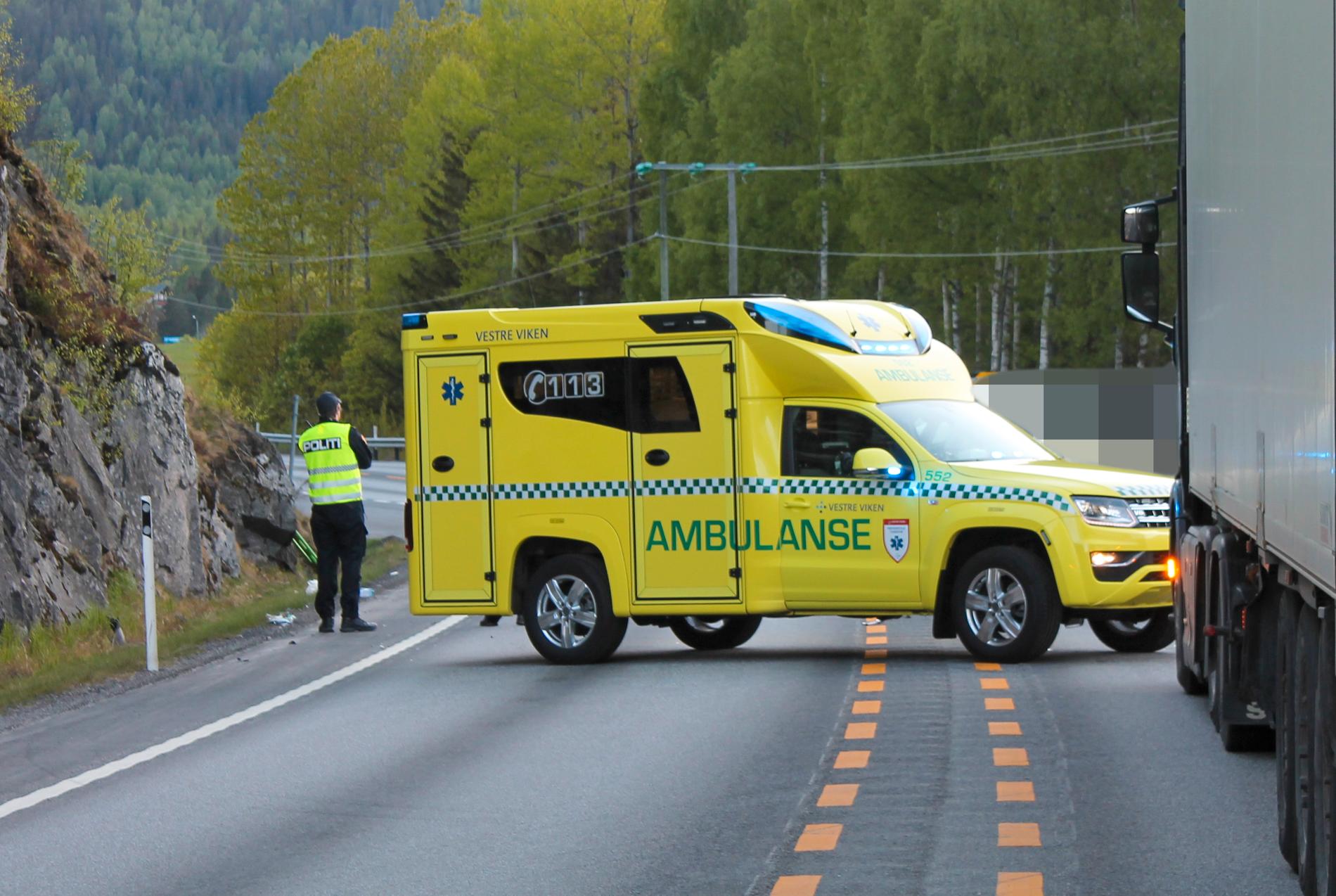 One person dies in frontal collision in Flå – VG