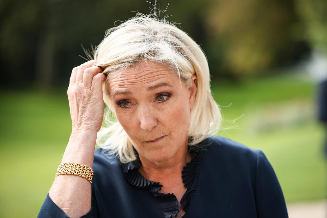 Marine Le Pen i retten – anklages for å ha trikset med EU-midler